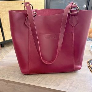 Gorgeous Rare EUC Market tote in Boysenberry